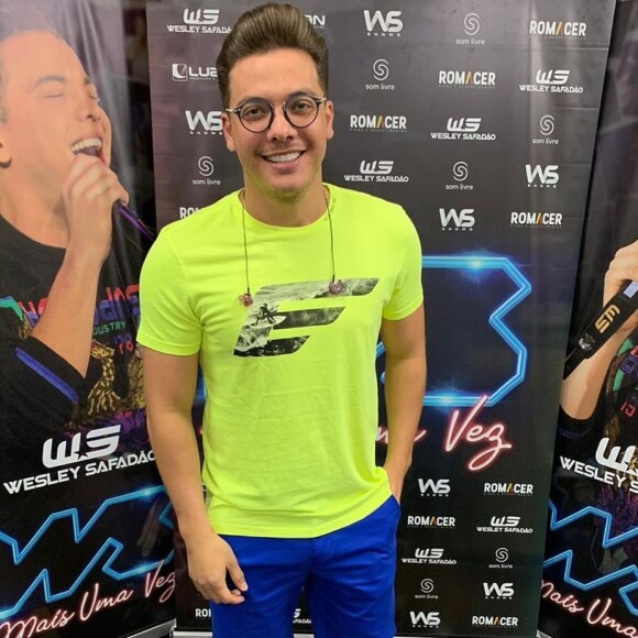 Vaidoso, Wesley Safadão curte cuidar bem do visual