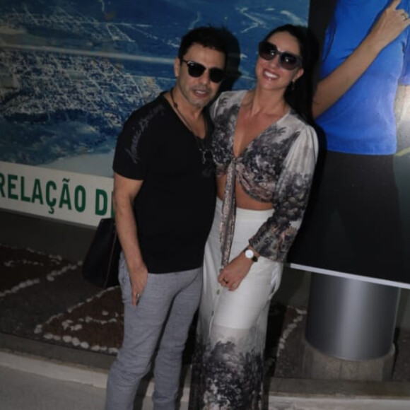 Zezé Di Camargo e Graciele foram fotografados no aeroporto de Corumbá (MS) nesta sexta-feira, 15 de novembro de 2019