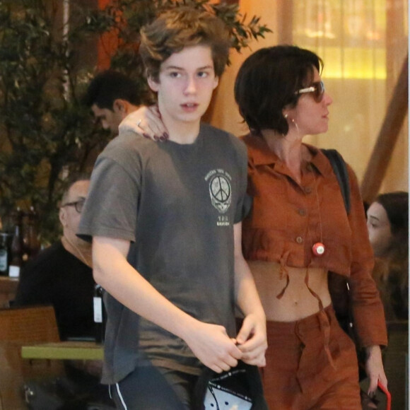 Giovanna Antonelli foi flagrada em momento raro com filho, Pietro, nesta sexta-feira, 15 de novembro de 2019