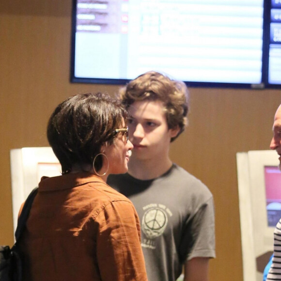 Giovanna Antonelli foi vista com filho, Pietro, em shopping do Rio nesta sexta-feira, 15 de novembro de 2019