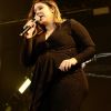 Marília Mendonça deixa barriga de grávida em evidência em show em São Paulo nesta sexta-feira, dia 22 de novembro de 2019
