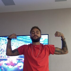 Neymar faz pose de Gabigol para comemorar conquista do cunhado