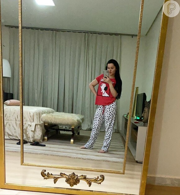 Maraisa, da dupla com Maiara, fez foto de pijama e postou imagem no Instagram