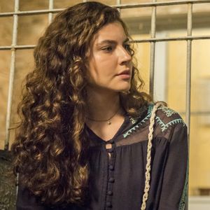 Rita (Alanis Guillen) e Rui (Romulo Neto) são sequestrados na novela 'Malhação: Toda Forma de Amar'