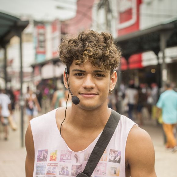 Cléber (Gabriel Santana) revela que sua família perdeu a casa na novela 'Malhação: Toda Forma de Amar'
