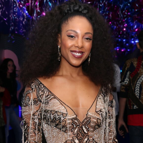 Negra Li aposta em look repleto de bordados no Women's Music Event Awards 2019, realizado em São Paulo, nesta terça-feira, 03 de dezembro de 2019