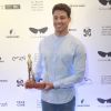 Cauã Reymond conquista troféu de Melhor Ator Coadjuvante do filme 'Piedade' pelo Prêmio Candango, que aconteceu em Brasília: 'Estou imensamente feliz com este prêmio para um filme brilhante, que trata de temas atuais com muita sutileza'