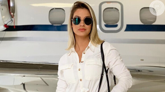 Andressa Suita aposta em aerolook frutal da Gucci para viagem a São Paulo nesta quarta-feira, dia 11 de dezembro de 2019