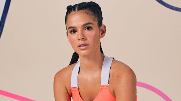 Trança embutida e conjunto neon: Bruna Marquezine estrela novo ensaio moda sport