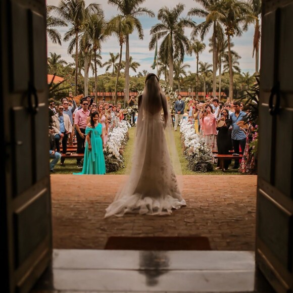 Vestido de noiva na gravidez: mulher de Sorocaba usa véu e cauda para casamento neste domingo, dia 15 de dezembro de 2019