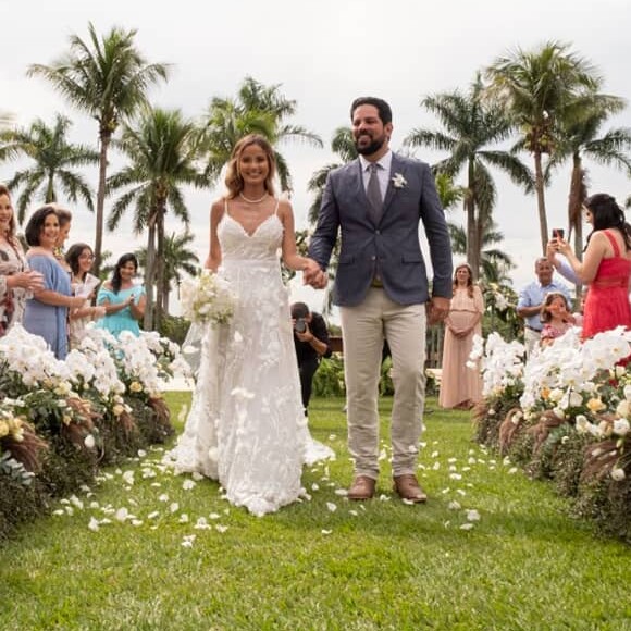 Vestido de noiva na gravidez: mulher de Sorocaba, Biah Rodrigues usa modelo feito em 5 dias para casamento neste domingo, dia 15 de dezembro de 2019