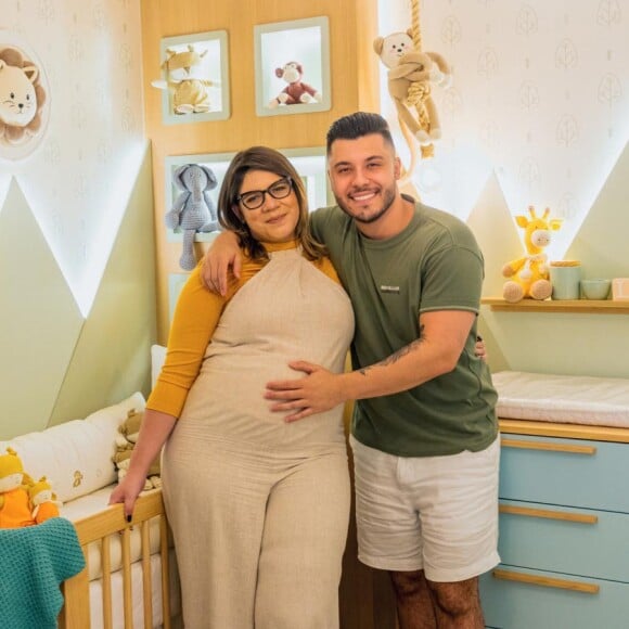 Marília Mendonça e Murilo Huff apresentaram o quarto do filho, Léo