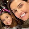 Deborah Secco elogia habilidade da filha, Maria Flor, em canto e ukelelê em vídeo nesta sexta-feira, dia 20 de dezembro de 2019
