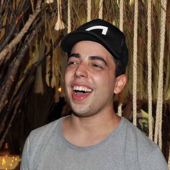 O youtuber Lucas Maciel curte terceira edição do Réveillon Let's Pipa, no município de Tibau do Sul, no Rio Grande do Norte, nesta sexta-feira, 27 de dezembro de 2019