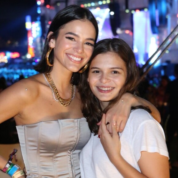 Bruna Marquezine está na Bahia para curtir réveillon com a irmã, Luana Maia