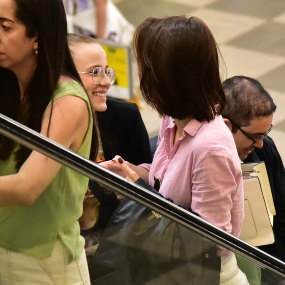 Vitória Strada se derreteu diante da foto com a namorada: 'Ai ai, como eu amo você'
