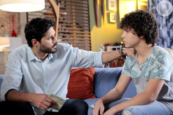 Na novela 'As Aventuras de Poliana', Marcelo (Murilo Cezar) descobre que João (Igor Jansen) tem um segredo e faz o menino falar o que é, a partir do capítulo de terça-feira, 14 de janeiro de 2020
