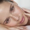 Os bioestimuladores de colágeno podem ser aplicados para dar firmeza à pele do rosto e do corpo