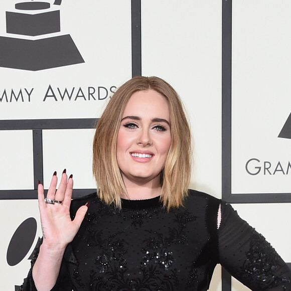 Adele passou por uma mudança radical na aparência