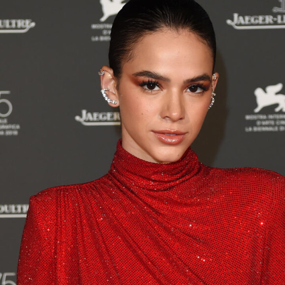 Bruna Marquezine aposta em look estiloso para curtir Disney nesta quarta-feira, dia 15 de janeiro de 2020