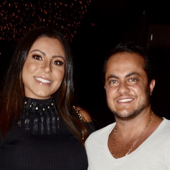 Filho de Thammy Miranda e Andressa Ferreira surge com looks divertidos em ensaio newborn