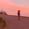 Marina Ruy Barbosa foi fotografada correndo durante trilha nos EUA