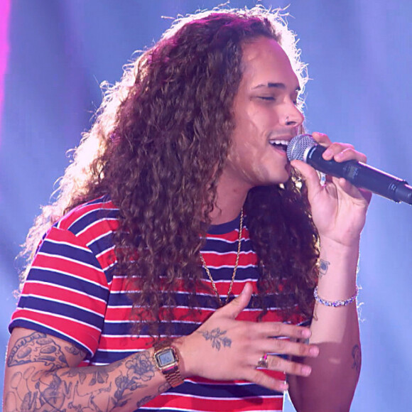 ' 'Complicado' é uma das últimas, que foram quando as coisas realmente começaram a complicar entre a gente', revela Vitão