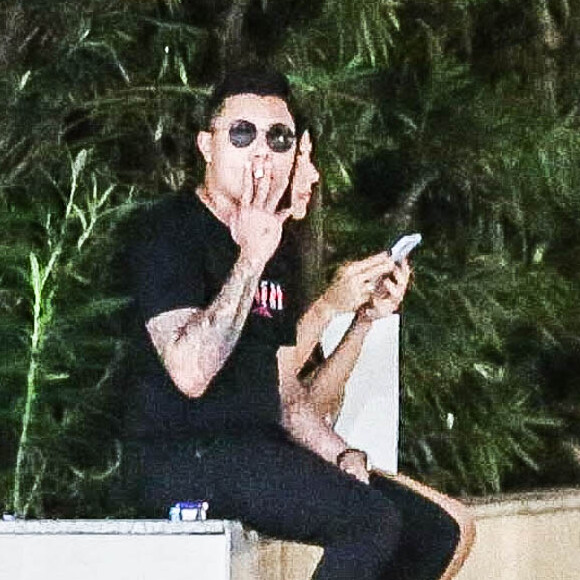 Felipe Araújo visita shopping com nova namorada, Estella Defant, nesta quarta-feira, dia 29 de janeiro de 2020