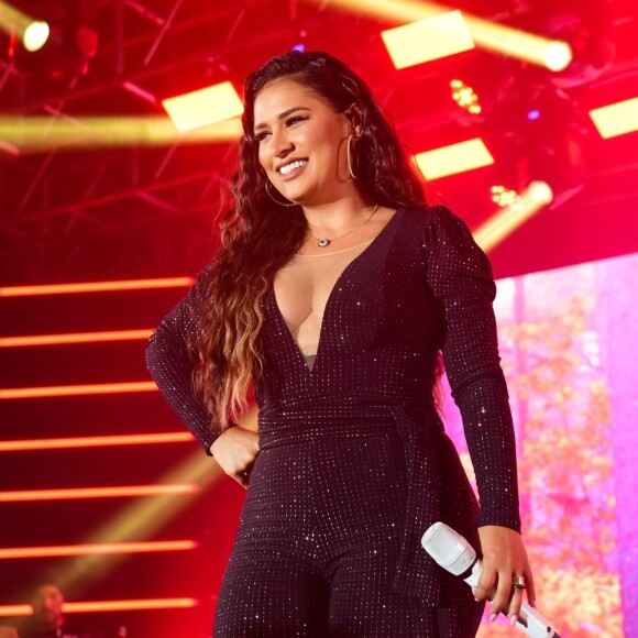 Simone, da dupla com Simaria, tem exibido corpo mais magro em fotos