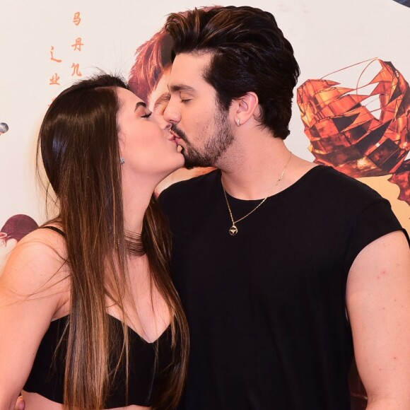 Jade Magalhães e Luan Santana ainda não decidiram local e data do casamento