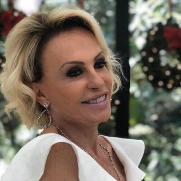 Ana Maria Braga se casou com Johnny Lucet em cerimônia intimista em sua mansão em São Paulo, na última sexta-feira, 07 de fevereiro de 2020