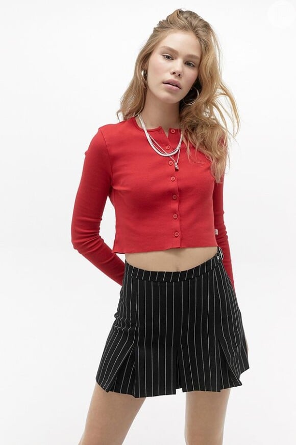 Suéter vintage aposta de Bruna Marquezine é da Urban Outfitters, à venda por € 55, R$ 259,70 