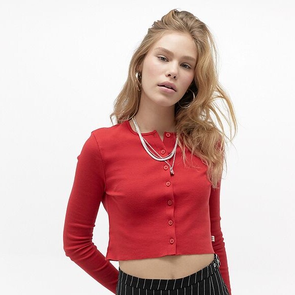 Suéter vintage aposta de Bruna Marquezine é da Urban Outfitters, à venda por € 55, R$ 259,70 
