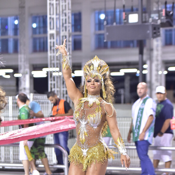 Viviane Araujo brilhou durante o ensaio técnico da Mancha Verde