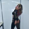 Anitta deixou bumbum à mostra em look poderoso para show no Nosso Camarote
