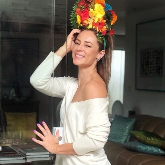 Paolla Oliveira aposta em short curto branco para dançar funk em vídeo nesta sexta-feira, dia 28 de fevereiro de 2020