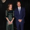 Kate Middleton escolheu um vestido com brilho para evento noturno com o marido, Príncipe William