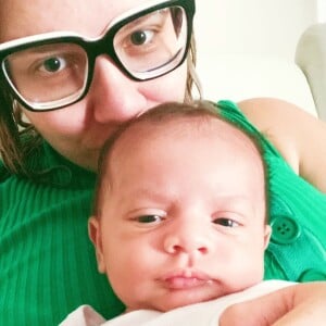 Filho de Marília Mendonça, Léo apareceu em vídeo da mãe com lookinho fofo