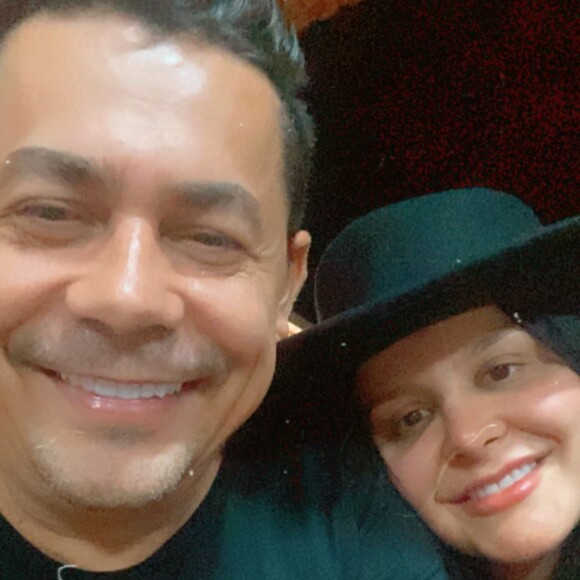 Maraisa e o sertanejo Fabrício Marques têm ficado juntinhos na quarentena