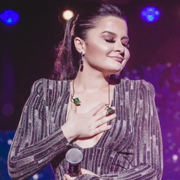 Maraisa, de top, faz bolo e aula de ginástica com novo namorado. Veja vídeos postado pela cantora nesta terça-feira, dia 24 de março de 2020