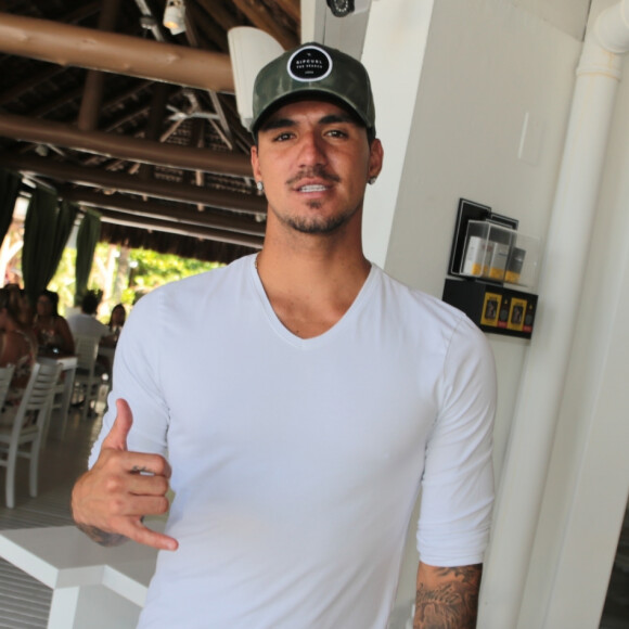 Gabriel Medina foi elogiado por Luiza Brunet, mãe de Yasmin: 'Inspirador'