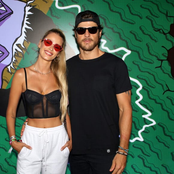 Yasmin Brunet está solteira desde o término de seu casamento de 15 anos com Evandro Soldati