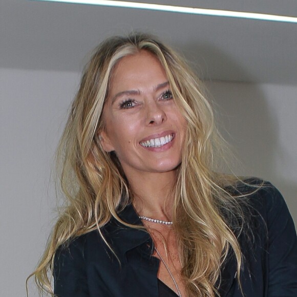 Adriane Galisteu e RecordTV vão manter acerto, diz o colunista de TV Daniel Castro, mas contrato será assinado só quando 'Power Couple' puder ir ao ar