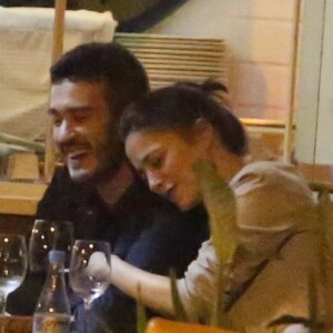 Grávida, Rosanne Mulholland está namorando Marcos Veras há 3 anos