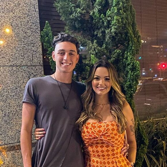 Filha de Kelly Key, Suzanna Freitas namora Gabriel Simões