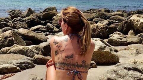Zilu Godoi exibe tatuagens nas costas em foto de biquíni: 'Paz interior'