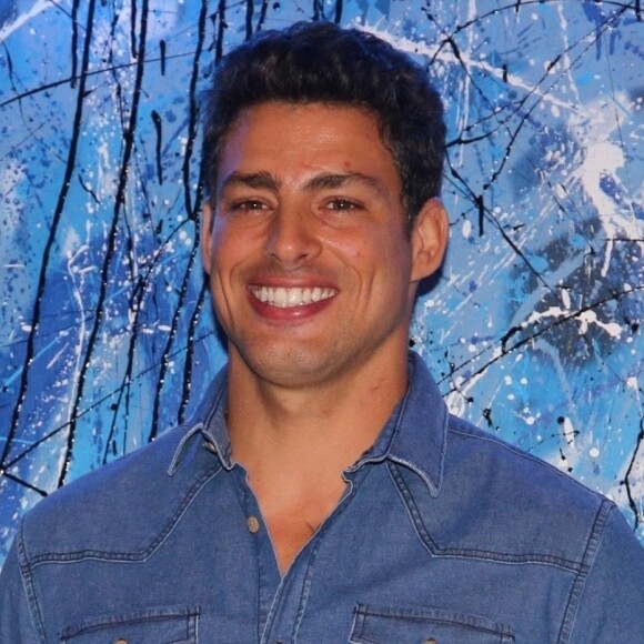 Cauã Reymond postou mensagem de Feliz Páscoa para os seguidores