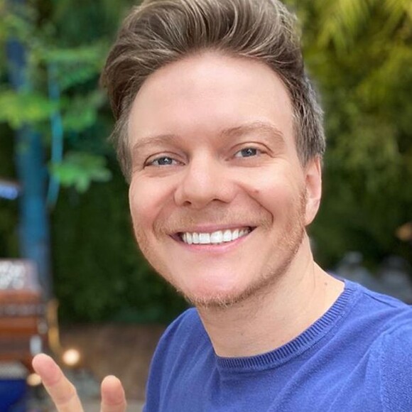 Michel Teló comandou uma live neste domingo de Páscoa e agitou a web