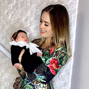 Liz, filha de Thaeme Mariôto, está fazendo 1 ano nesta segunda-feira, 20 de abril de 2020