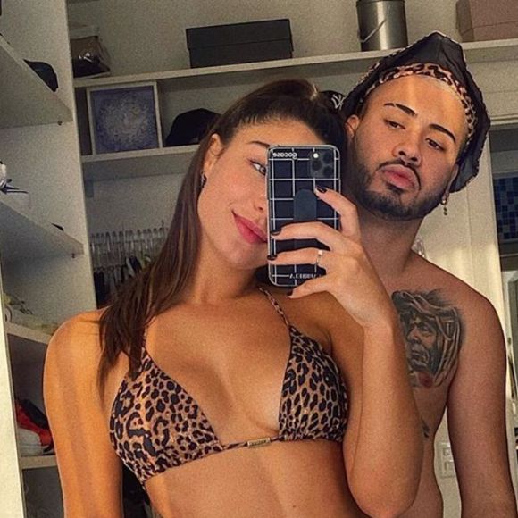 Kevinho e a namorada, Gabriela Versiani, trocaram declarações de amor nesta sexta-feira, 17 de abril de 2020: 'Minha companheira de todos os momentos'